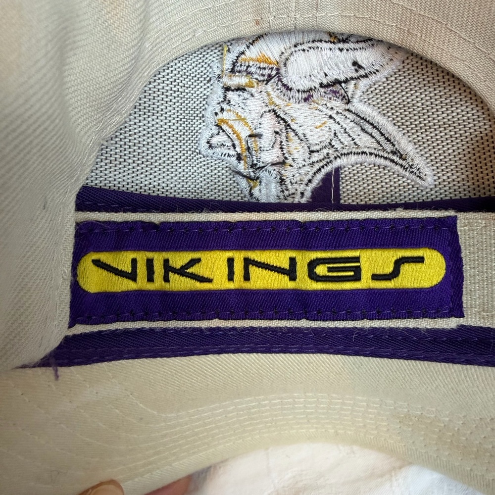 Adjustable Minnesota Vikings cap in beige - Picture 3 of 5